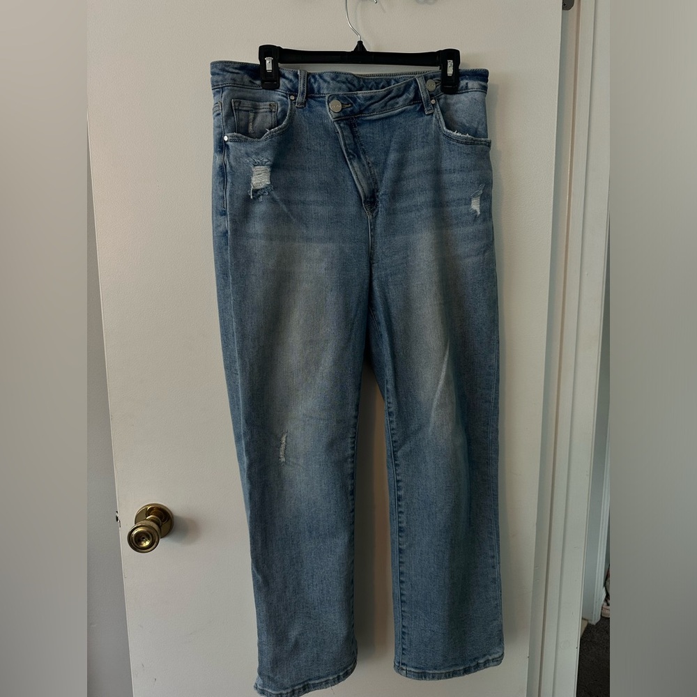 Risen Crossover Jeans